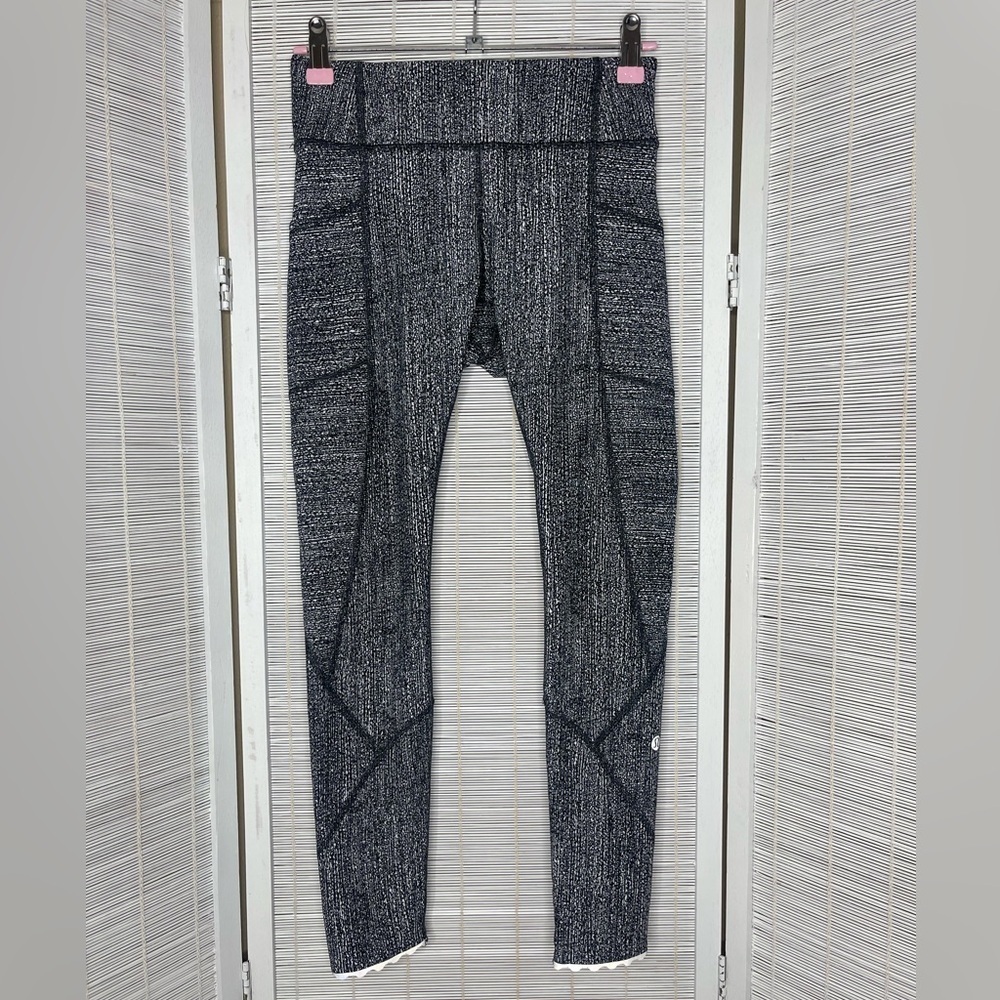 Lululemon Tight Stuff Tight II 25" Salt Alpine Reflective Pocket Leggings Size 4